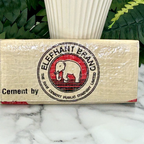 NWOT* TAVI RECYCLED FEED SACK WALLET - Picture 2 of 12